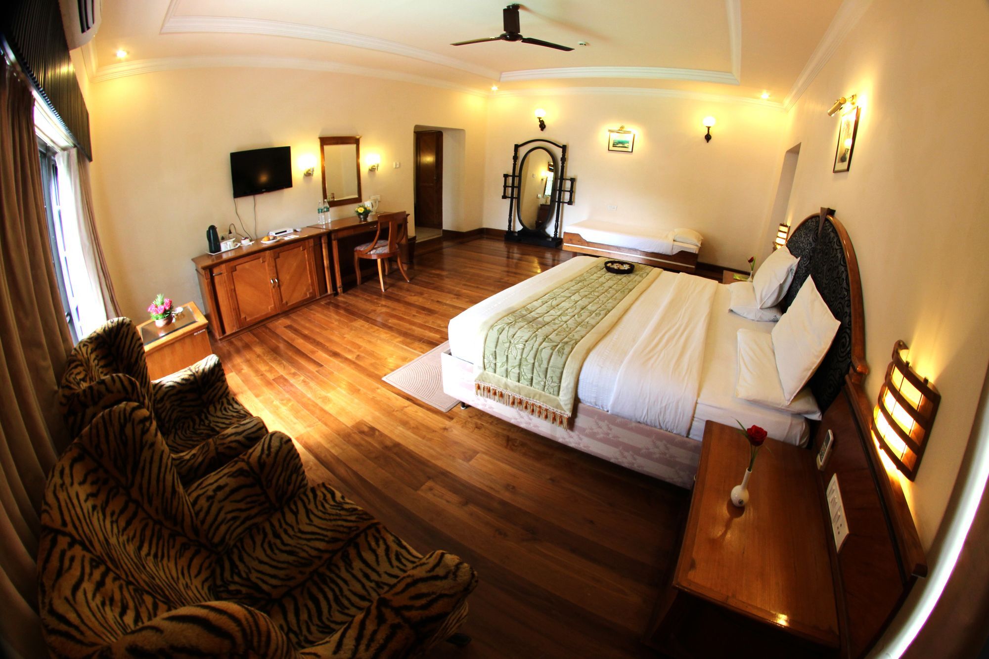 Ktdc Aranya Nivas Thekkady Hotel Kumily Exterior photo